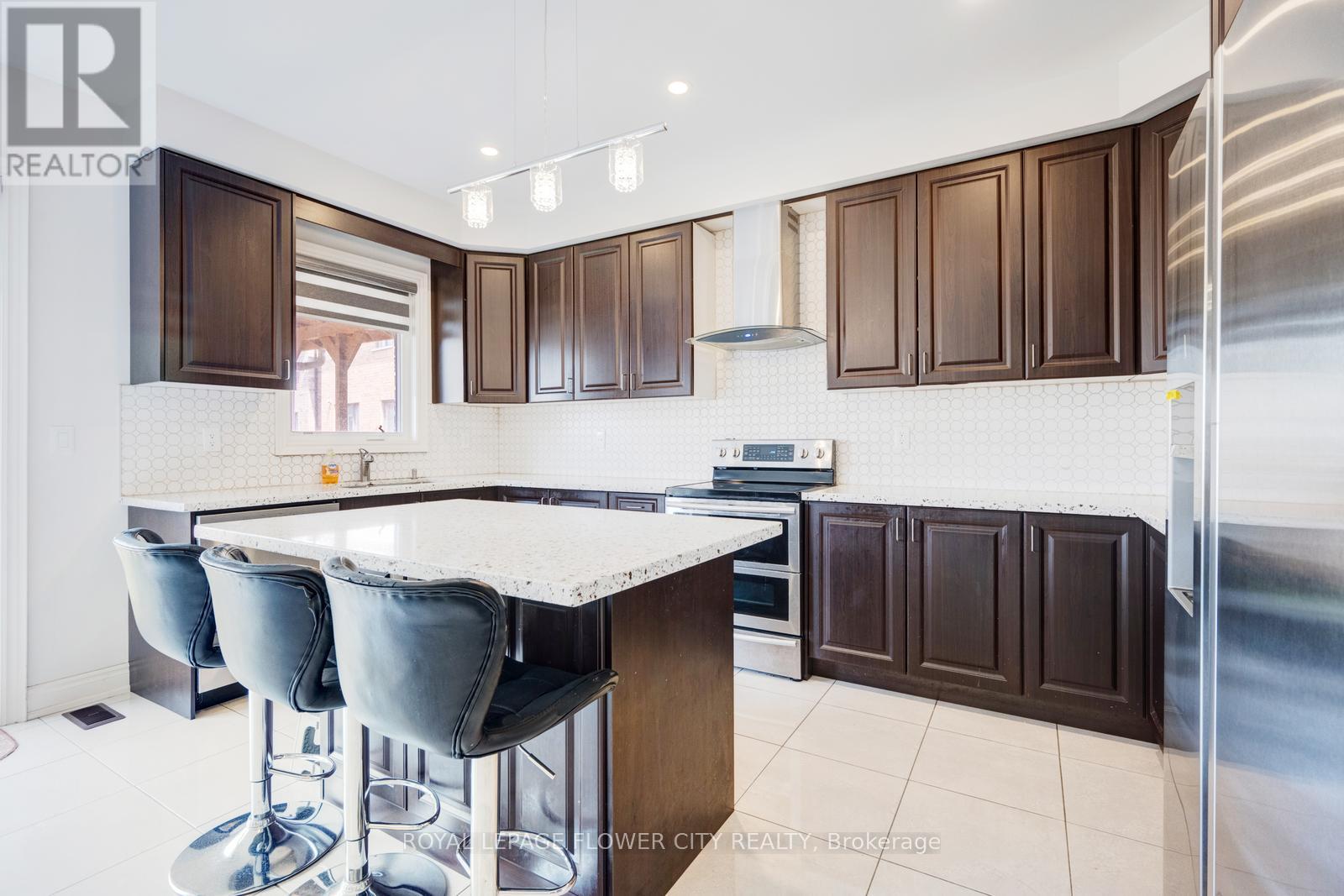 6 Penlea Gate, Brampton, Ontario  L6P 4M7 - Photo 10 - W12182352