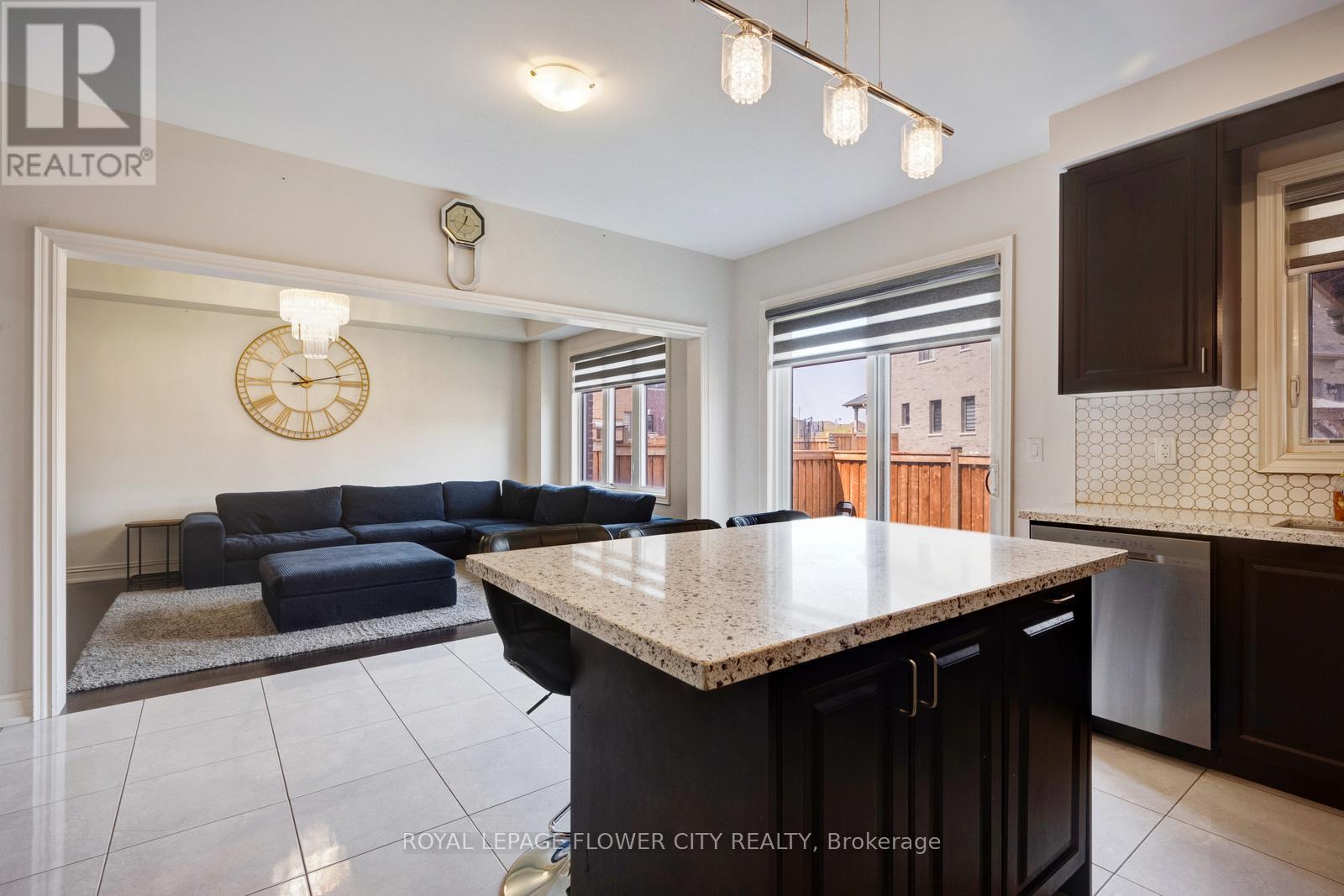 6 Penlea Gate, Brampton, Ontario  L6P 4M7 - Photo 12 - W12182352
