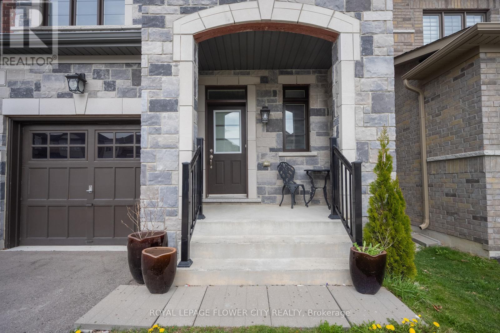 6 Penlea Gate, Brampton, Ontario  L6P 4M7 - Photo 2 - W12182352