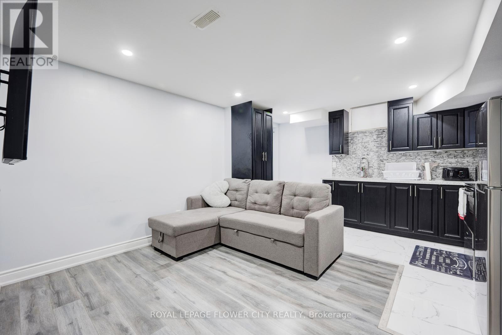 6 Penlea Gate, Brampton, Ontario  L6P 4M7 - Photo 37 - W12182352