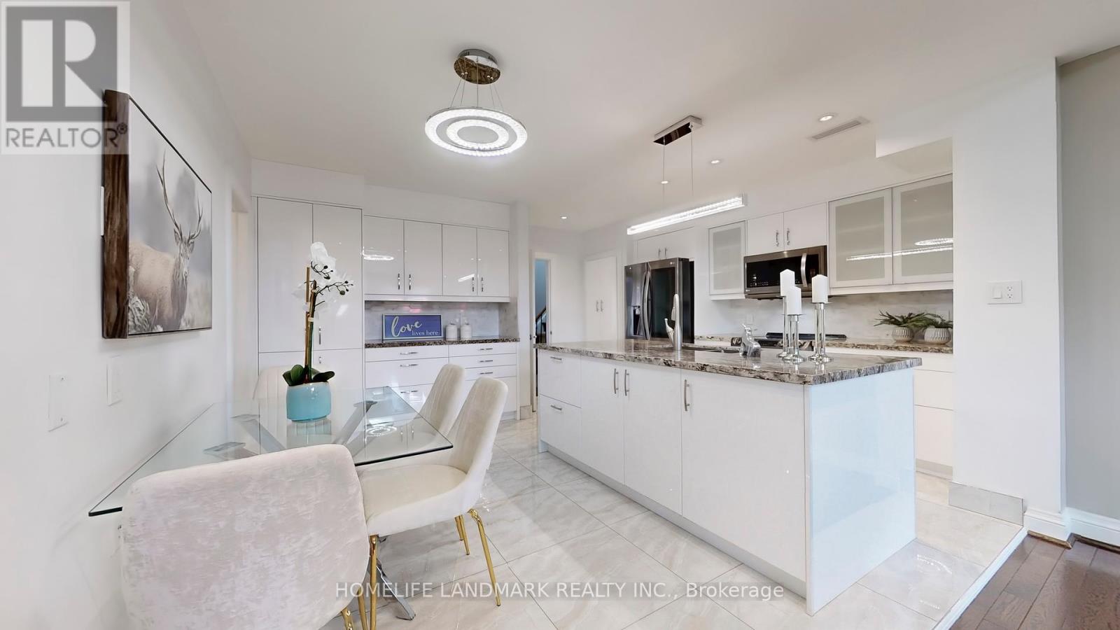 12 Carousel Court, Toronto, Ontario  M6B 3M1 - Photo 14 - W12182402