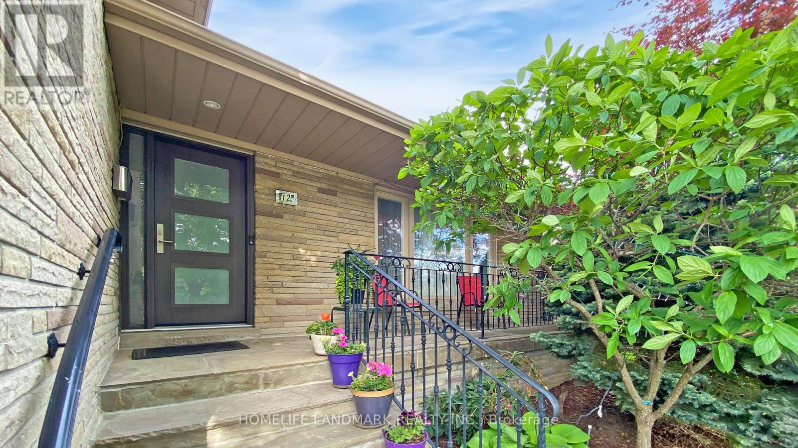 Property at 12 CAROUSEL COURT image 3
