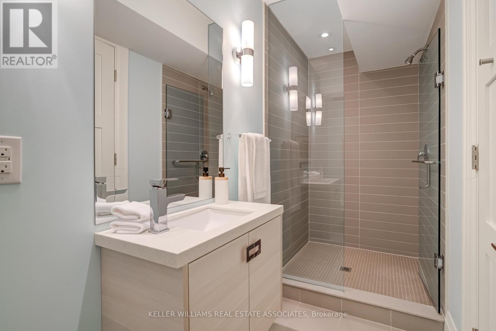 1088 Gardner Avenue, Mississauga (Lakeview), Ontario  L5E 1B7 - Photo 31 - W12182445