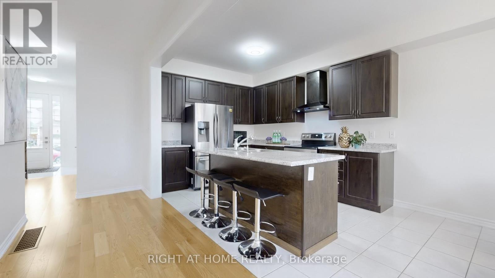 78 Wagner Crescent, Essa (Angus), Ontario  L3W 0R6 - Photo 13 - N12182485