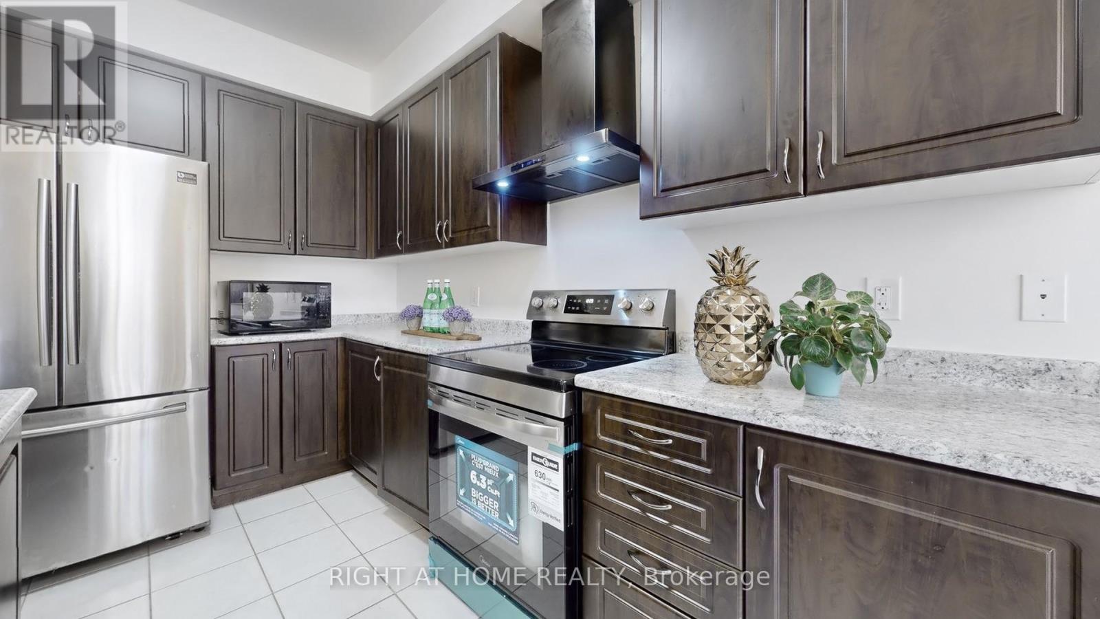 78 Wagner Crescent, Essa (Angus), Ontario  L3W 0R6 - Photo 16 - N12182485