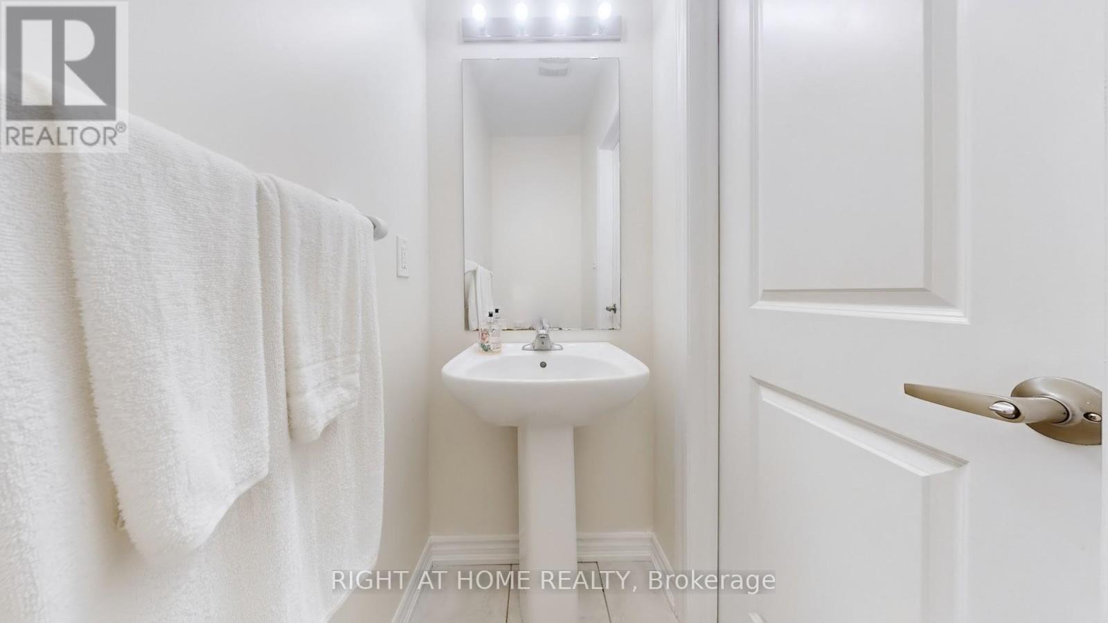78 Wagner Crescent, Essa (Angus), Ontario  L3W 0R6 - Photo 22 - N12182485