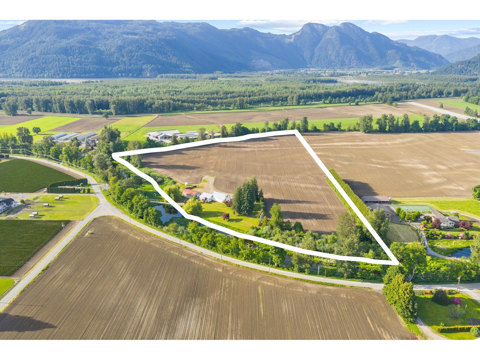 49585 Camp River Road, Rosedale, Chilliwack, British Columbia  V2P 6H4 - Photo 2 - R2981656