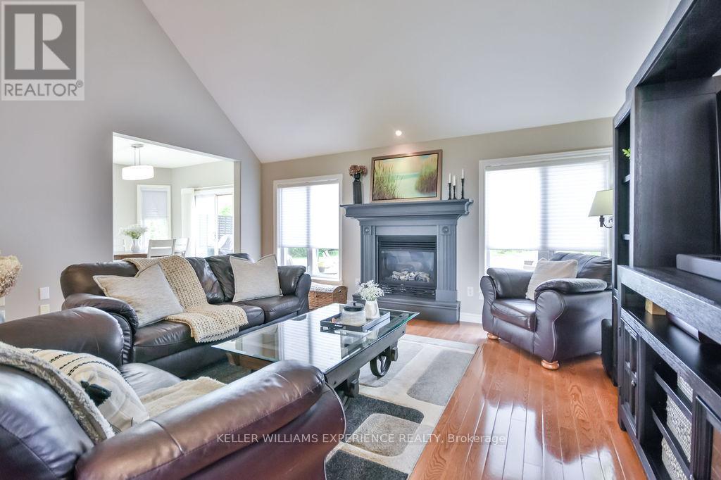 29 Basswood Circle, Oro-Medonte, Ontario  L0L 2L0 - Photo 10 - S12182555