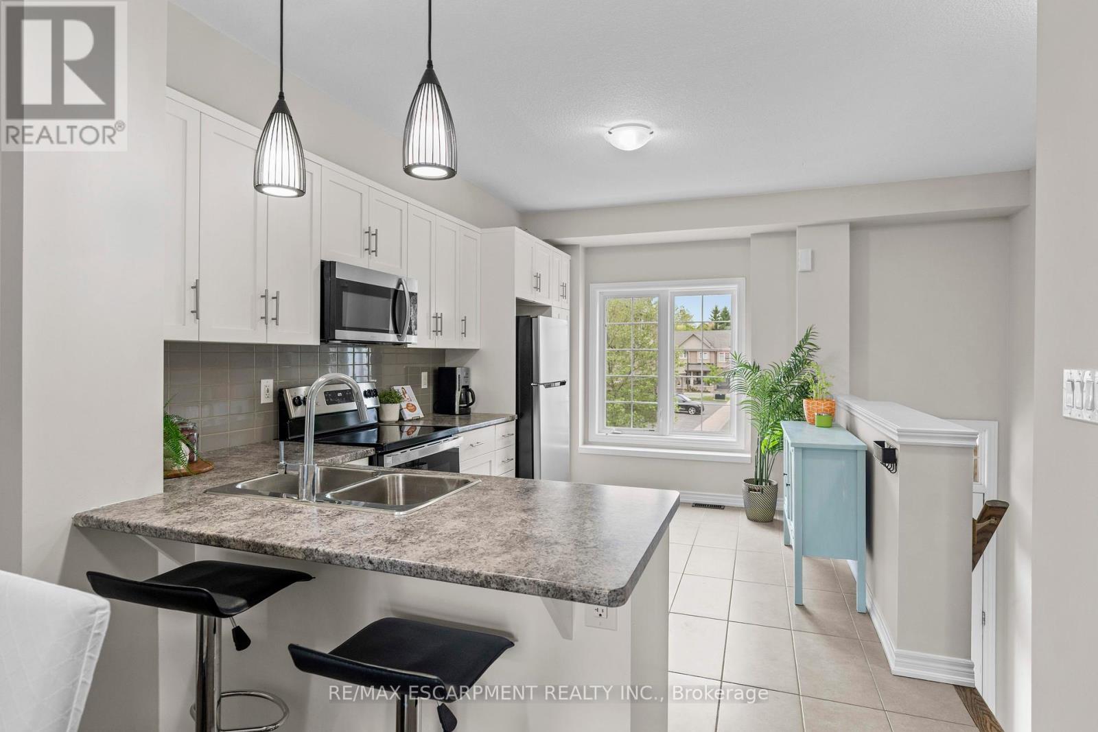53 - 215 Dundas Street E, Hamilton, Ontario  L8B 0X1 - Photo 8 - X12182308