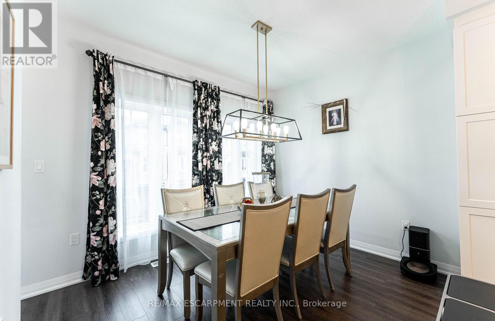 52 Aquarius Crescent, Hamilton, Ontario  L8J 3H5 - Photo 9 - X12182382