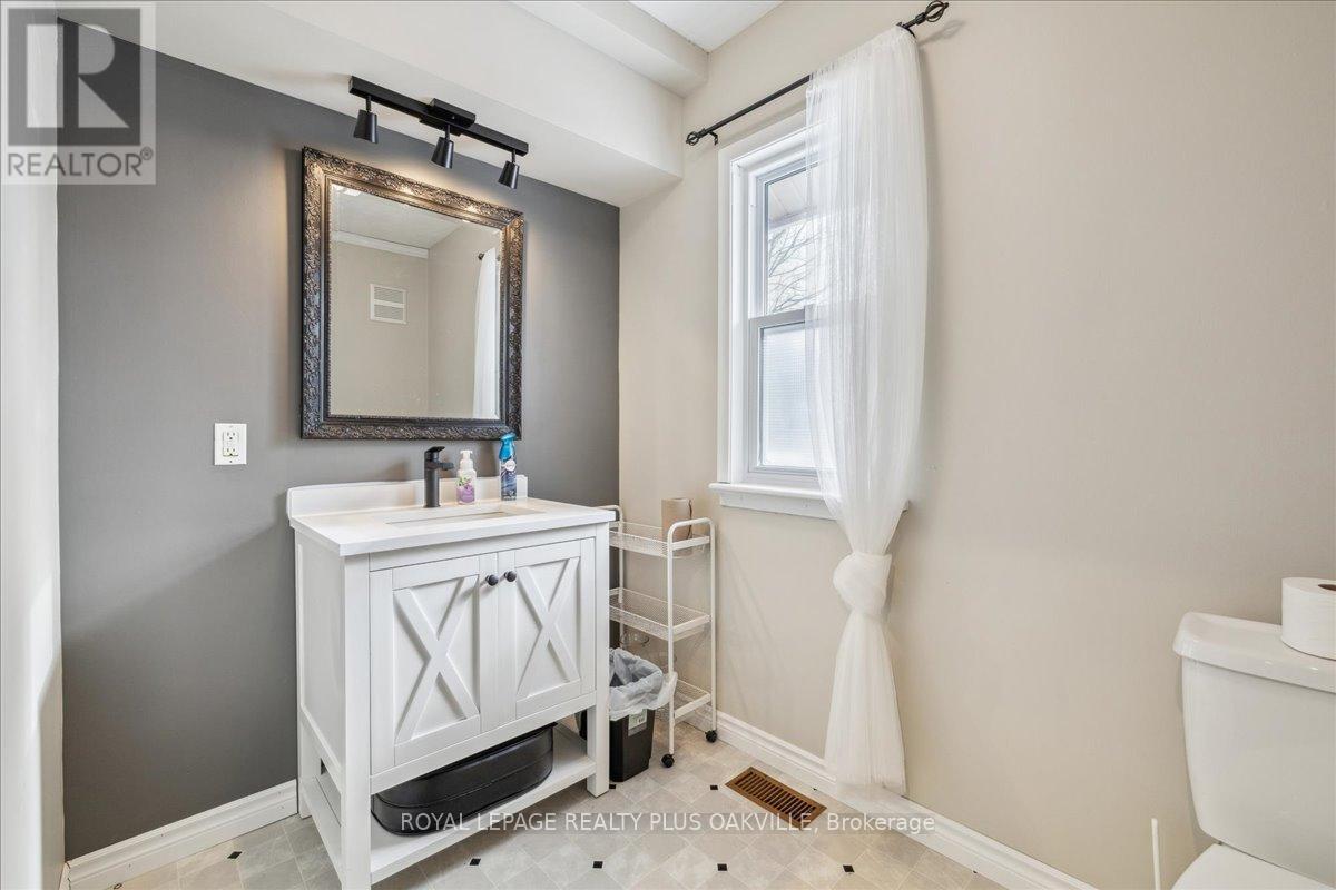 294 Dundas Street E, Hamilton (Waterdown), Ontario  L0R 2H0 - Photo 13 - X12182423