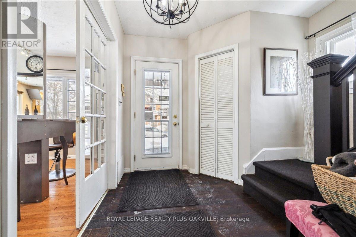 294 Dundas Street E, Hamilton (Waterdown), Ontario  L0R 2H0 - Photo 2 - X12182423