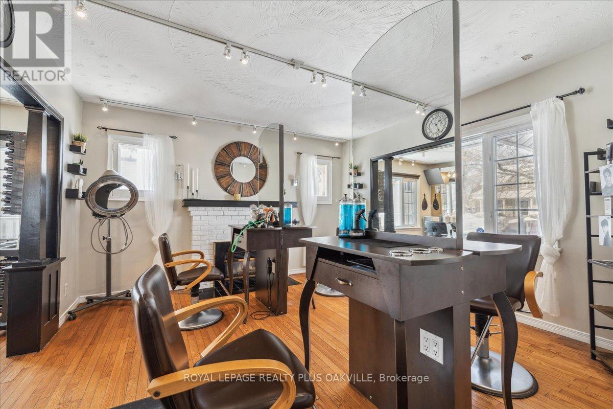 294 Dundas Street E, Hamilton (Waterdown), Ontario  L0R 2H0 - Photo 4 - X12182423