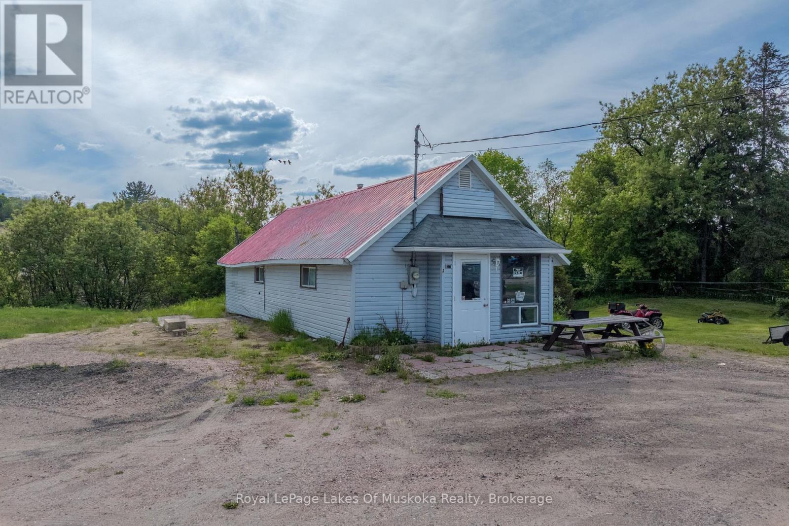 117 Ontario Street, Burk's Falls, Ontario  P0A 1C0 - Photo 8 - X12180854