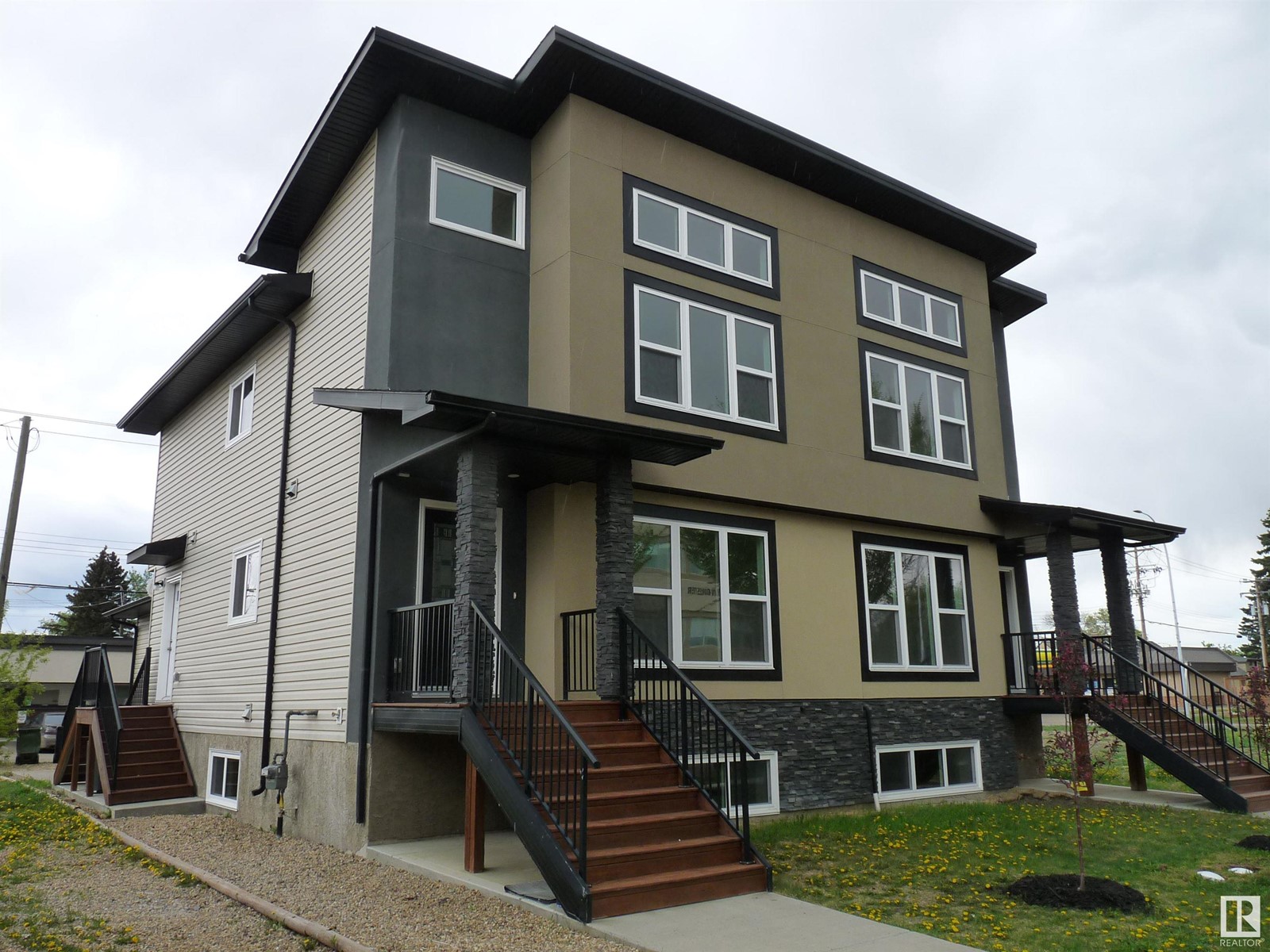 5006 & 5008 48 AV, Leduc, Alberta