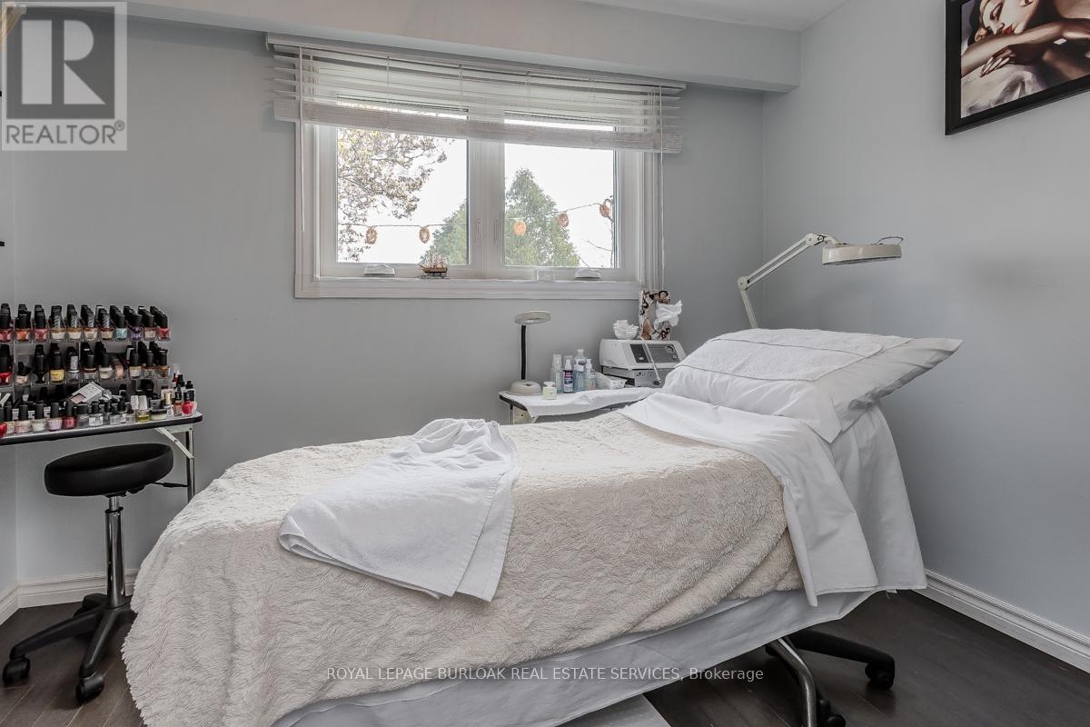 3419 Homark Drive, Mississauga (Applewood), Ontario  L4Y 2K6 - Photo 35 - W12182476