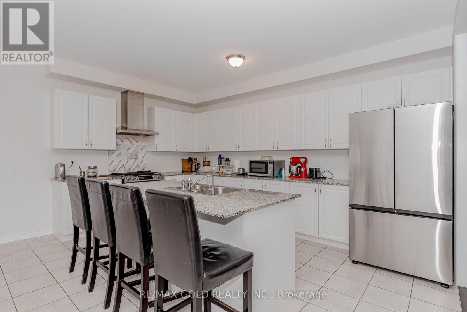 7 Portman Street, Caledon, Ontario  L7C 4G5 - Photo 14 - W12182492