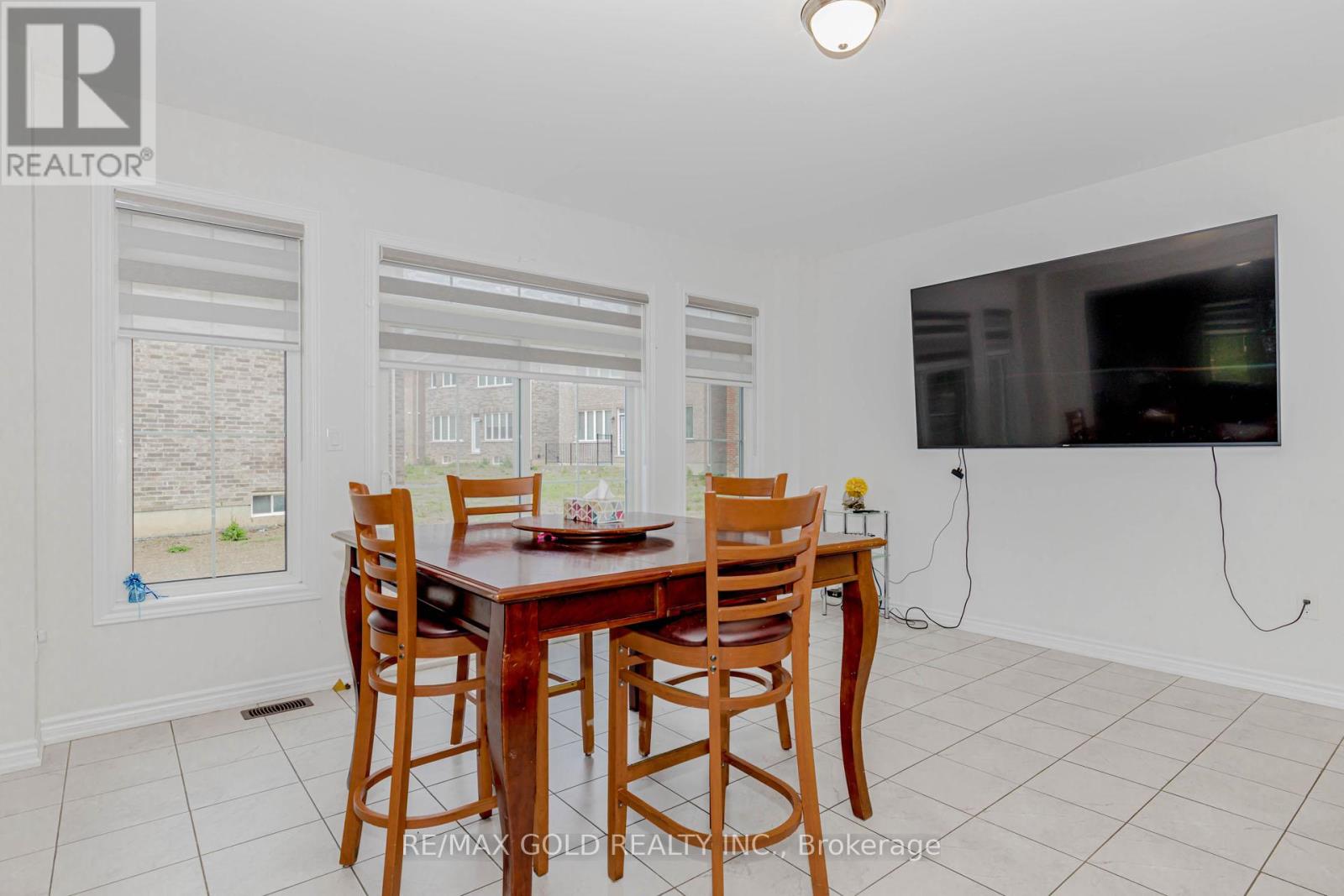 7 Portman Street, Caledon, Ontario  L7C 4G5 - Photo 19 - W12182492