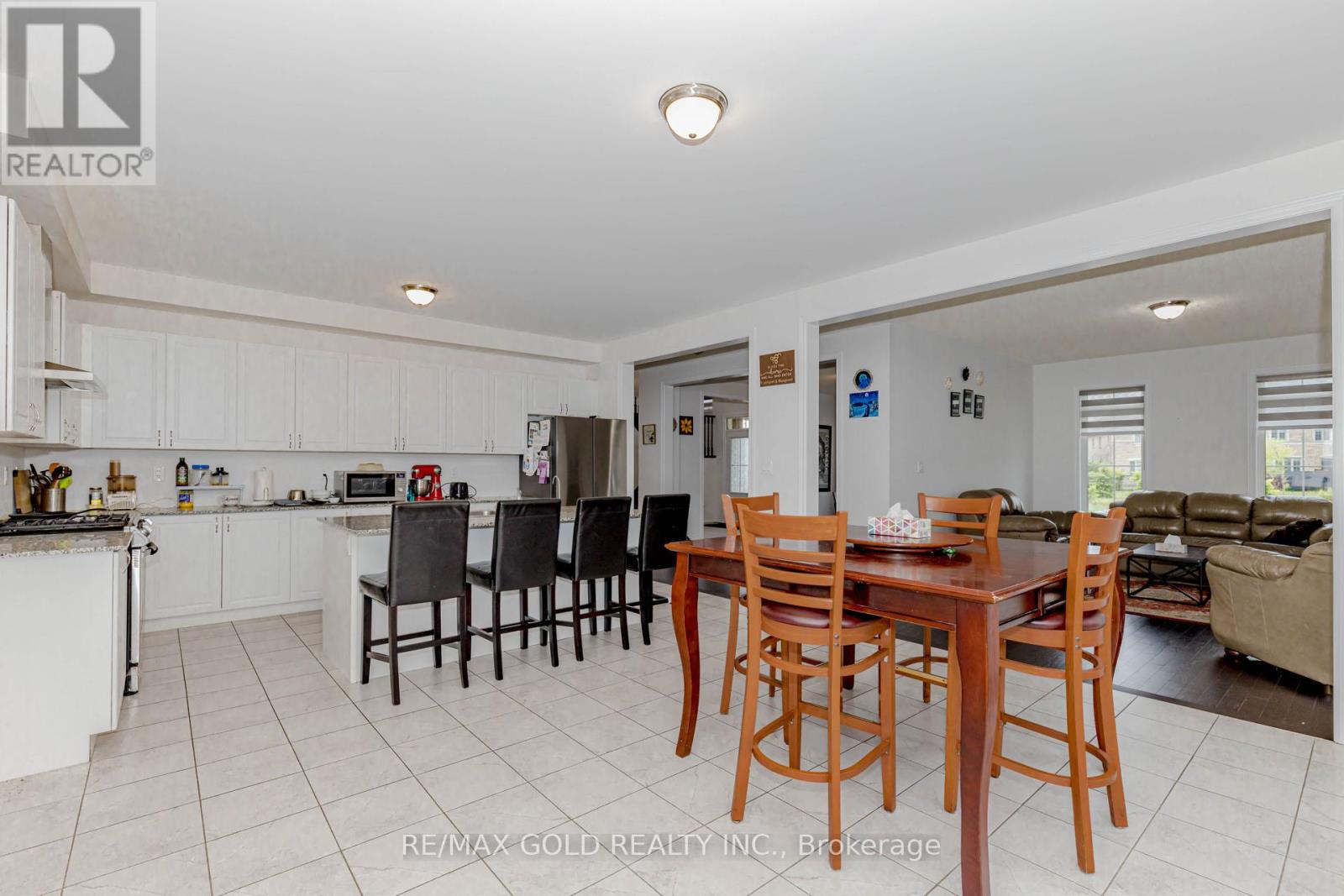 7 Portman Street, Caledon, Ontario  L7C 4G5 - Photo 21 - W12182492