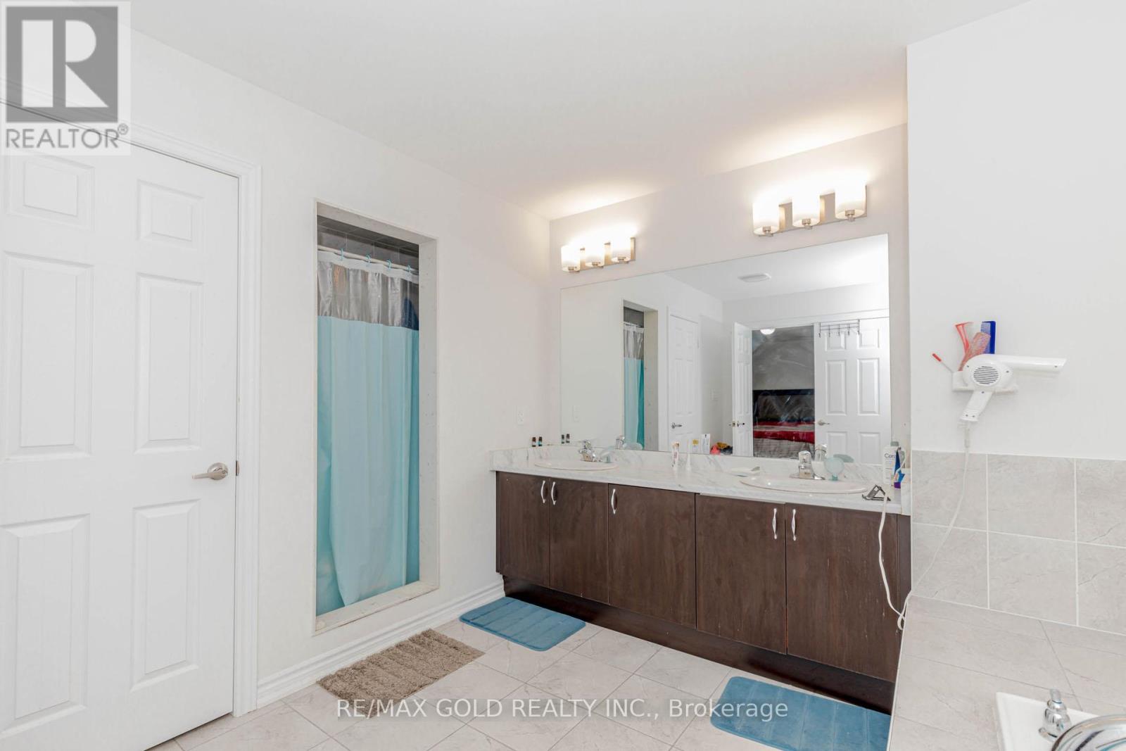 7 Portman Street, Caledon, Ontario  L7C 4G5 - Photo 37 - W12182492