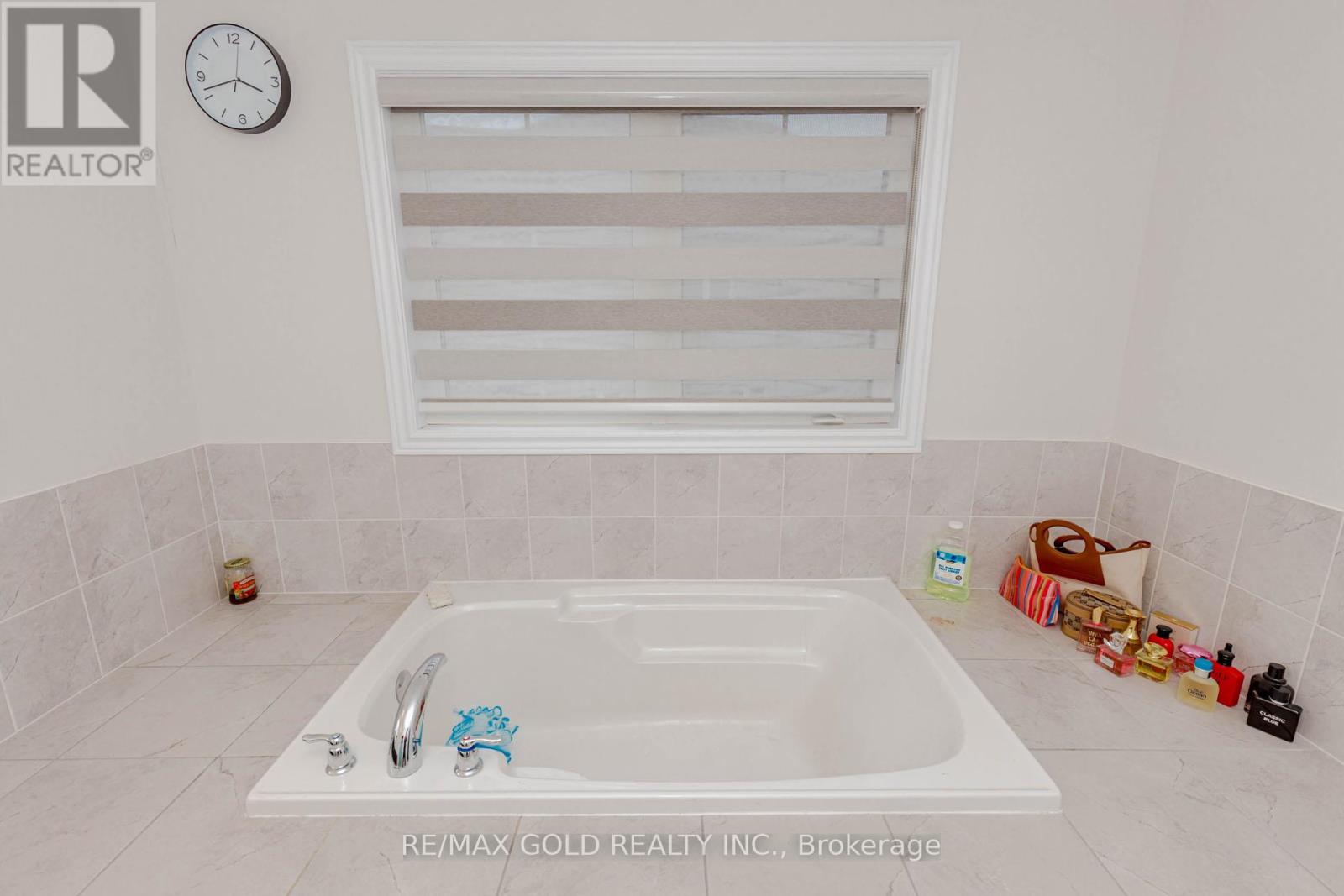 7 Portman Street, Caledon, Ontario  L7C 4G5 - Photo 38 - W12182492