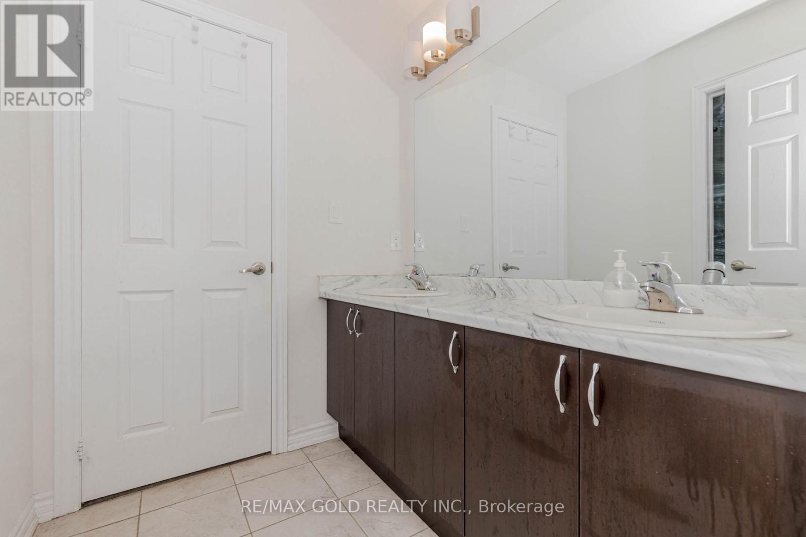 7 Portman Street, Caledon, Ontario  L7C 4G5 - Photo 44 - W12182492