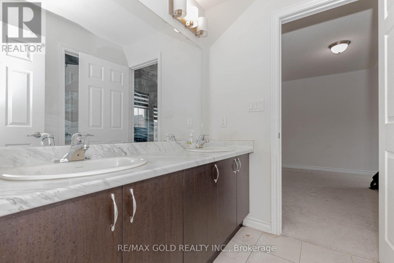 7 Portman Street, Caledon, Ontario  L7C 4G5 - Photo 45 - W12182492
