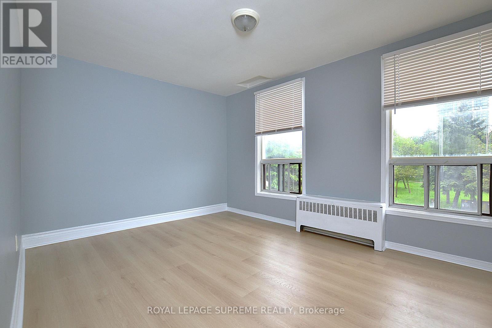 4 Chandos Avenue, Toronto, Ontario  M6H 2E5 - Photo 12 - W12182505