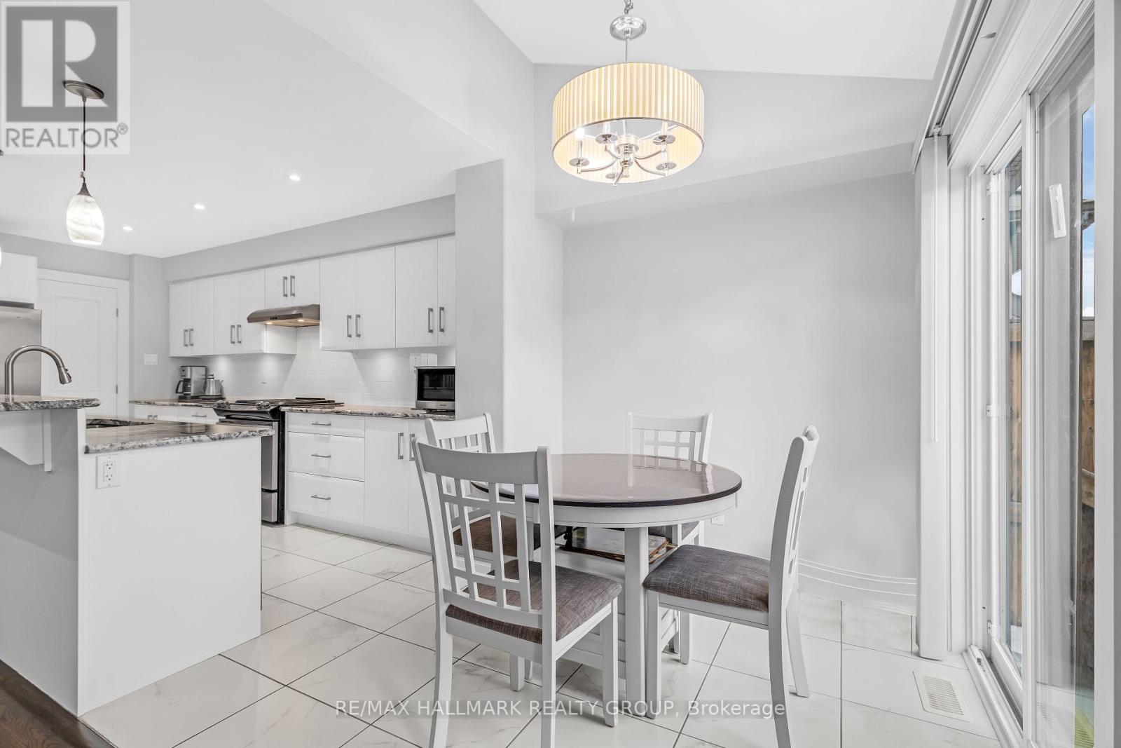 128 Woodhurst Crescent, Ottawa, Ontario  K2S 2G4 - Photo 7 - X12087025