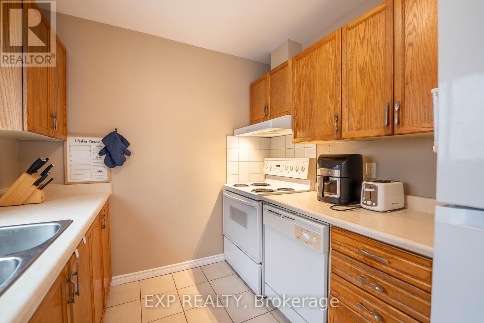 15 - 1979 Greenvale Lane, Ottawa, Ontario  K1C 6E4 - Photo 13 - X12179978