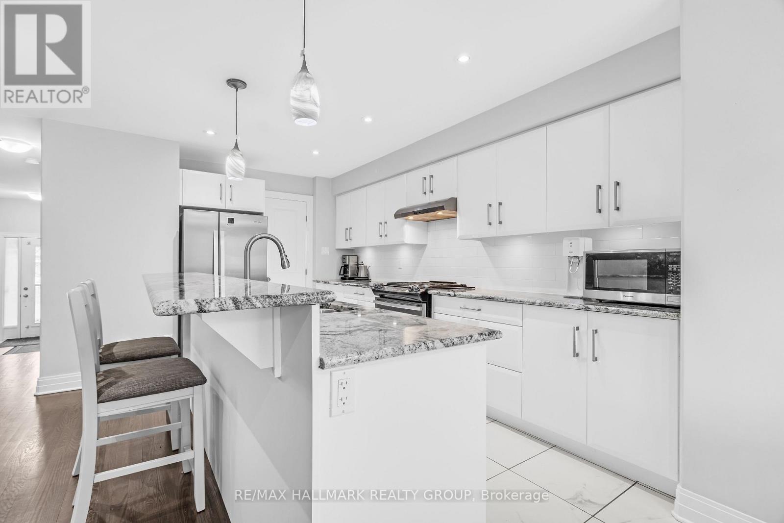 128 Woodhurst Crescent, Ottawa, Ontario  K2S 2G4 - Photo 10 - X12087025