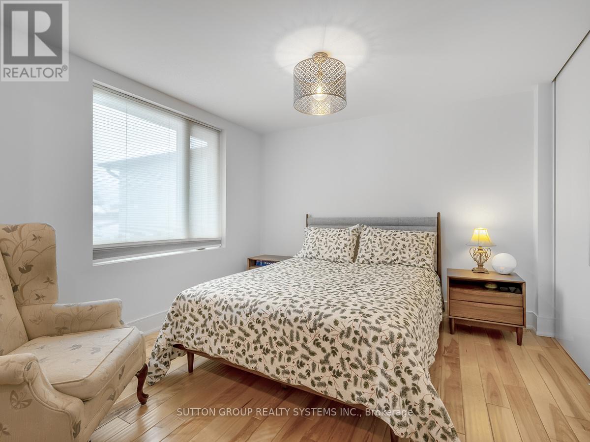217 Earlscourt Avenue, Toronto, Ontario  M6E 4B4 - Photo 17 - W12102624