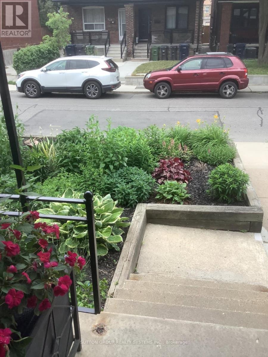 217 Earlscourt Avenue, Toronto, Ontario  M6E 4B4 - Photo 41 - W12102624