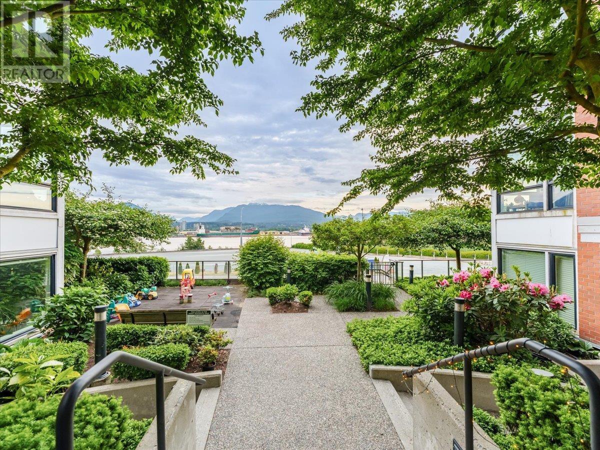 2951 Wall Street, Vancouver, British Columbia  V5K 0A6 - Photo 36 - R3007105