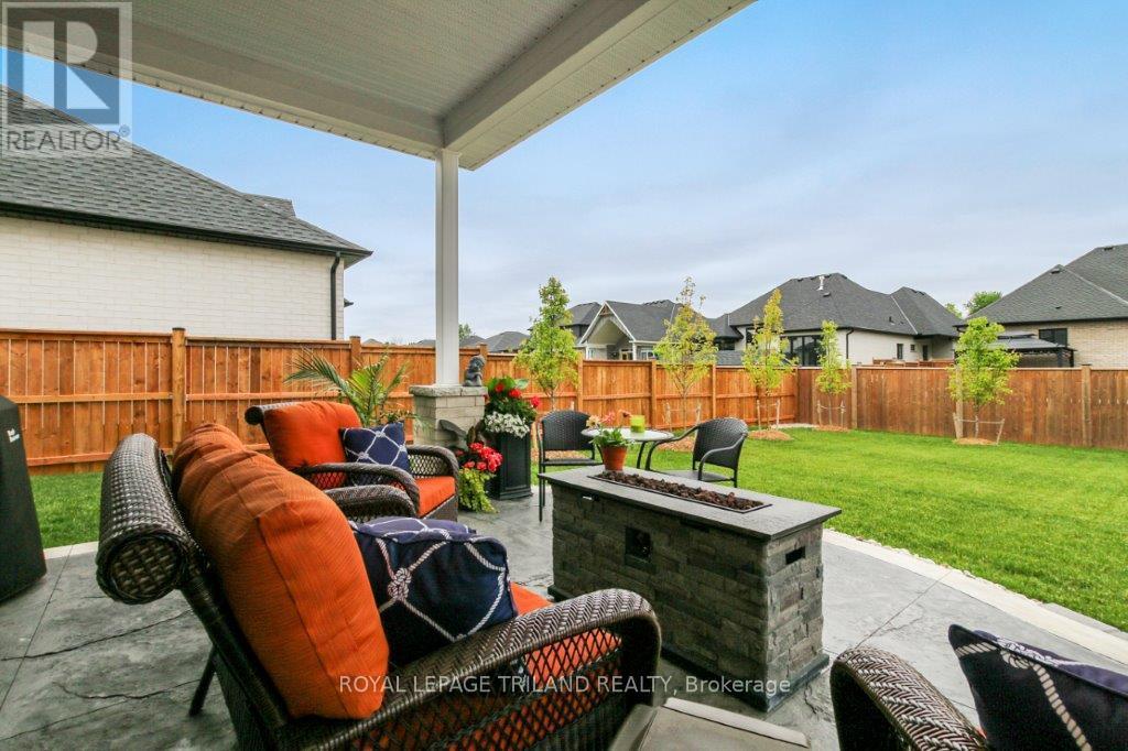 192 Foxborough Place, Thames Centre, Ontario  N0M 2P0 - Photo 39 - X12182650