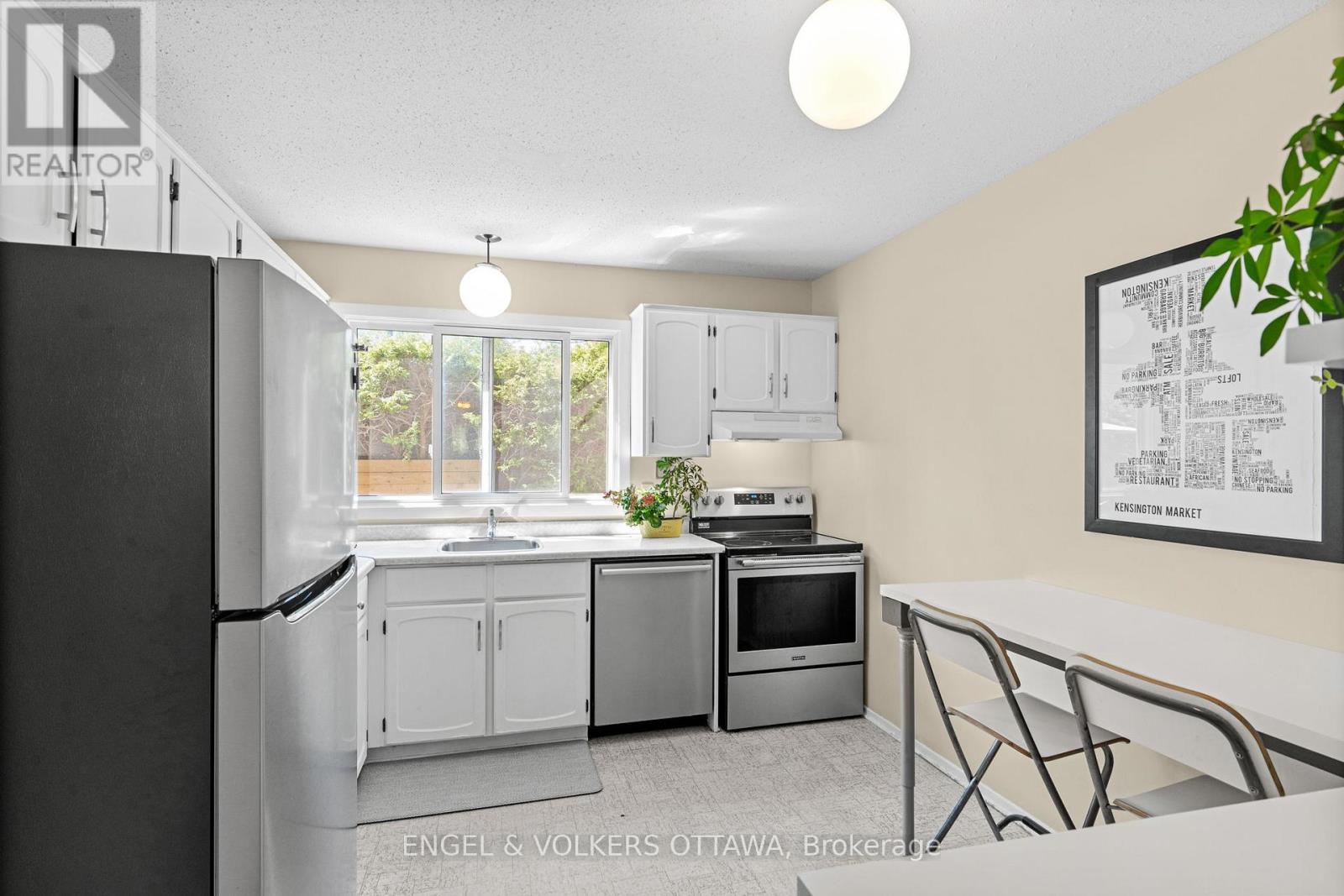 96 Craig Henry Drive, Ottawa, Ontario  K2G 3Z7 - Photo 14 - X12182563
