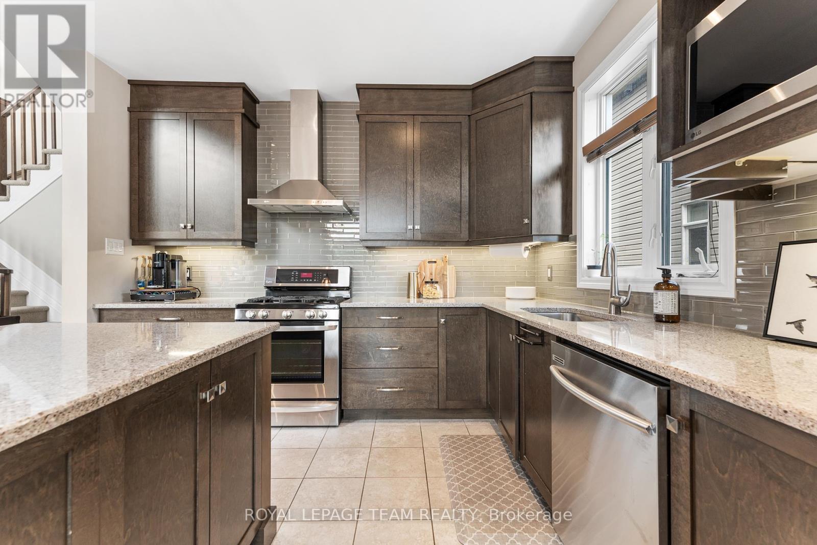 316 Sugar Pine Crescent, Ottawa, Ontario  K2M 0B1 - Photo 19 - X12182675
