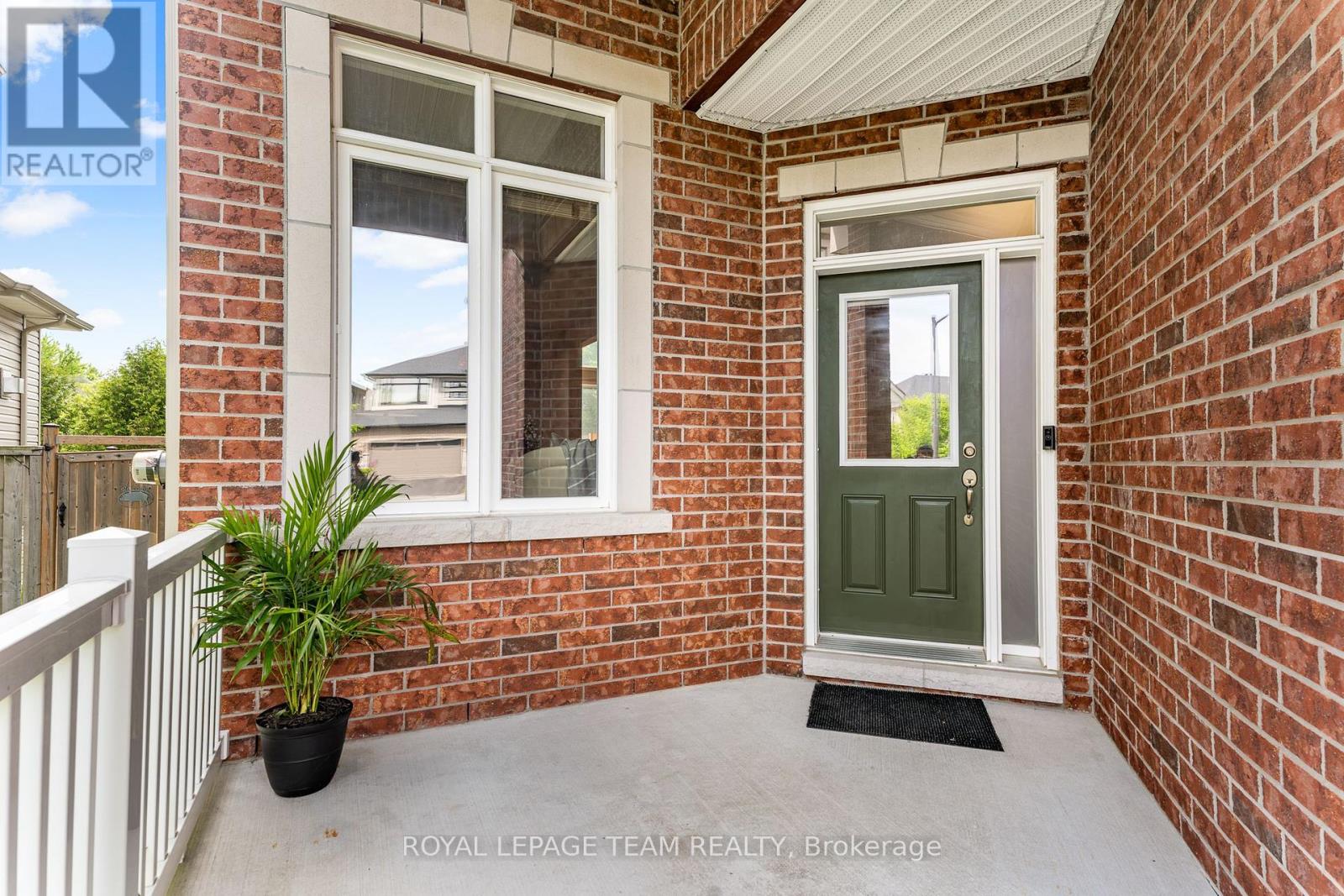 316 Sugar Pine Crescent, Ottawa, Ontario  K2M 0B1 - Photo 3 - X12182675