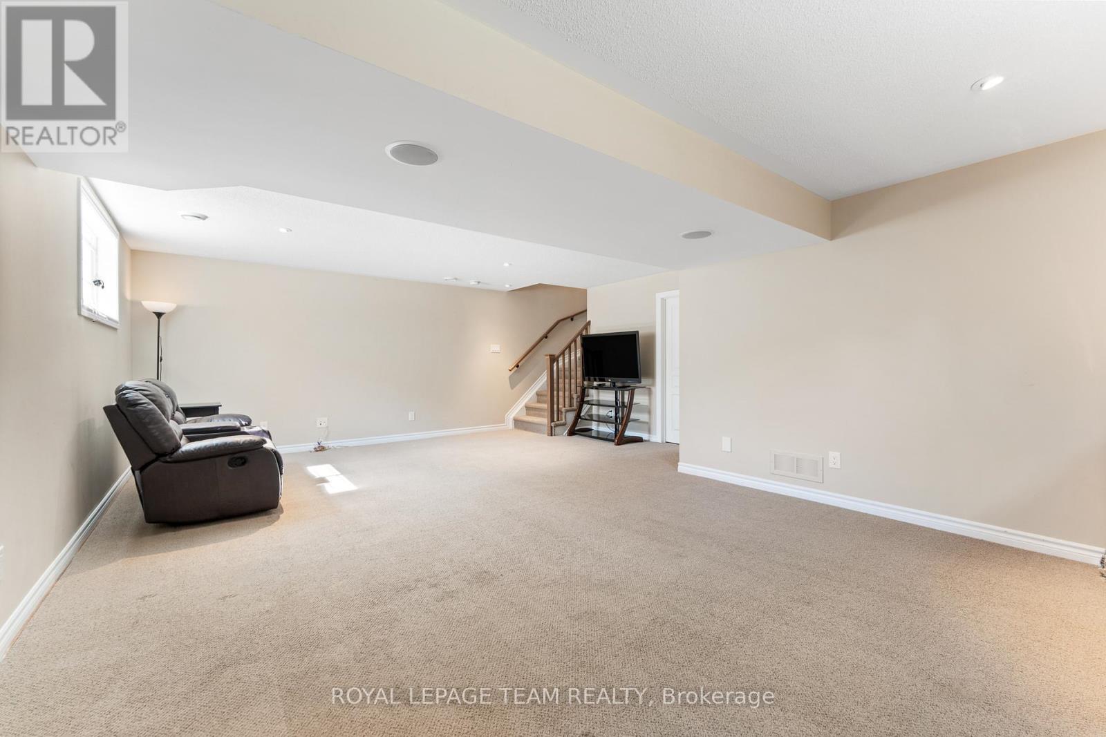 316 Sugar Pine Crescent, Ottawa, Ontario  K2M 0B1 - Photo 38 - X12182675