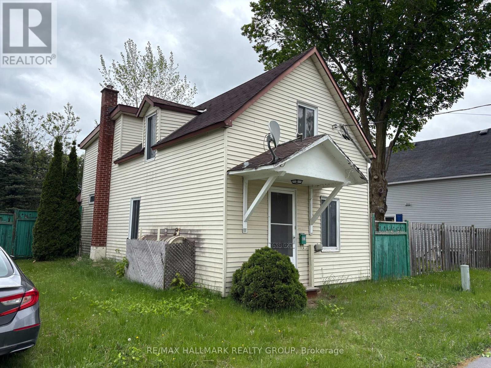 669 Victor Street, Clarence-Rockland, Ontario  K4K 1E4 - Photo 2 - X12182684