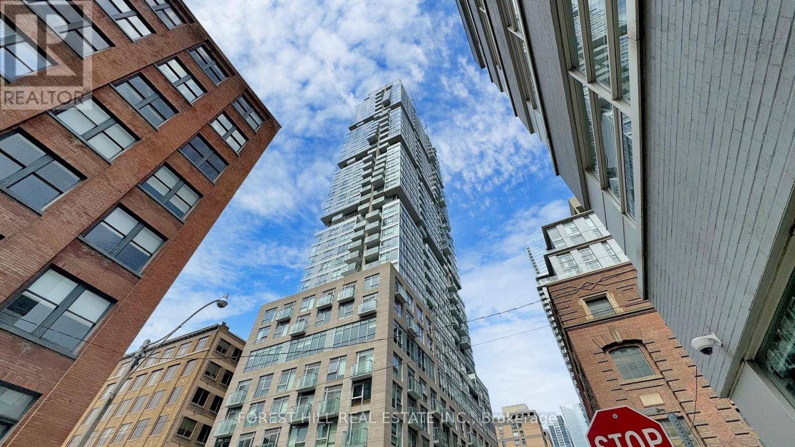 311 - 30 Nelson Street, Toronto, Ontario  M5V 0H5 - Photo 3 - C12142398
