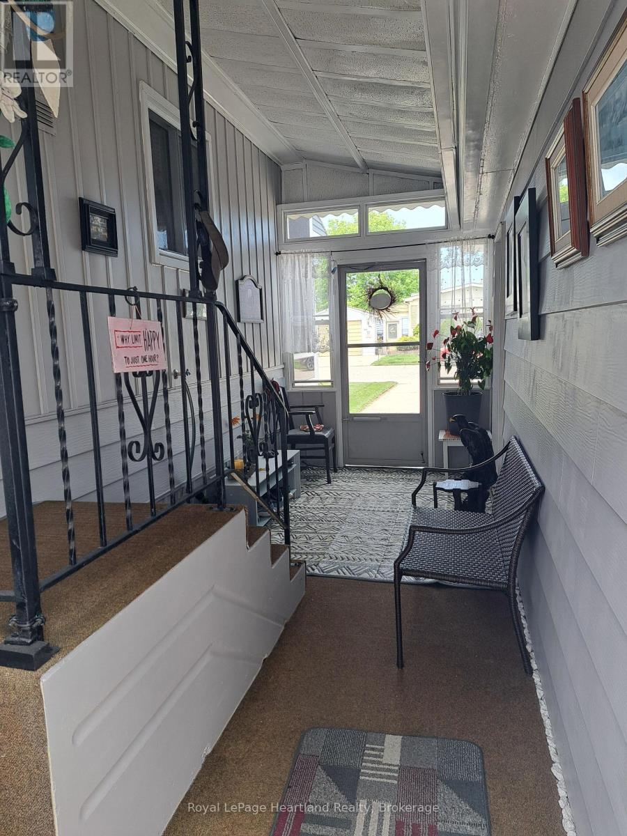 34 Miller Street, Strathroy-Caradoc, Ontario  N7G 1A6 - Photo 16 - X12124404
