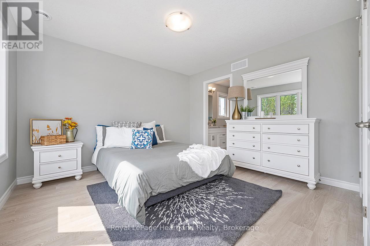 18 Bluffs View Boulevard, Ashfield-Colborne-Wawanosh, Ontario  N7A 0C1 - Photo 15 - X12088345