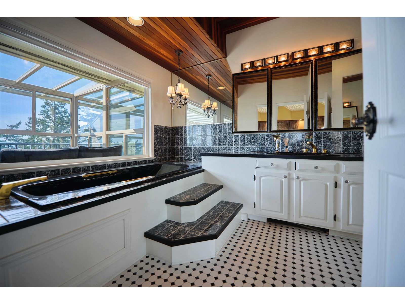 13026 13 Avenue, Surrey, British Columbia  V4A 1B8 - Photo 30 - R3008685
