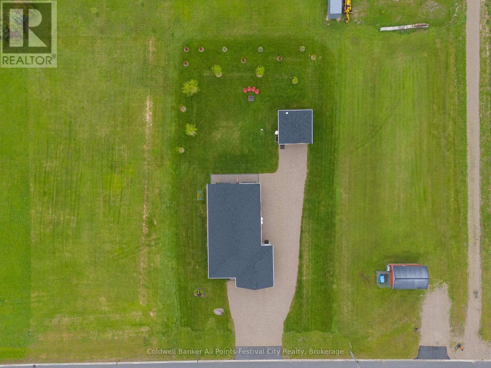 33 Wellington Street S, Ashfield-Colborne-Wawanosh, Ontario  N7A 3X9 - Photo 38 - X12168547