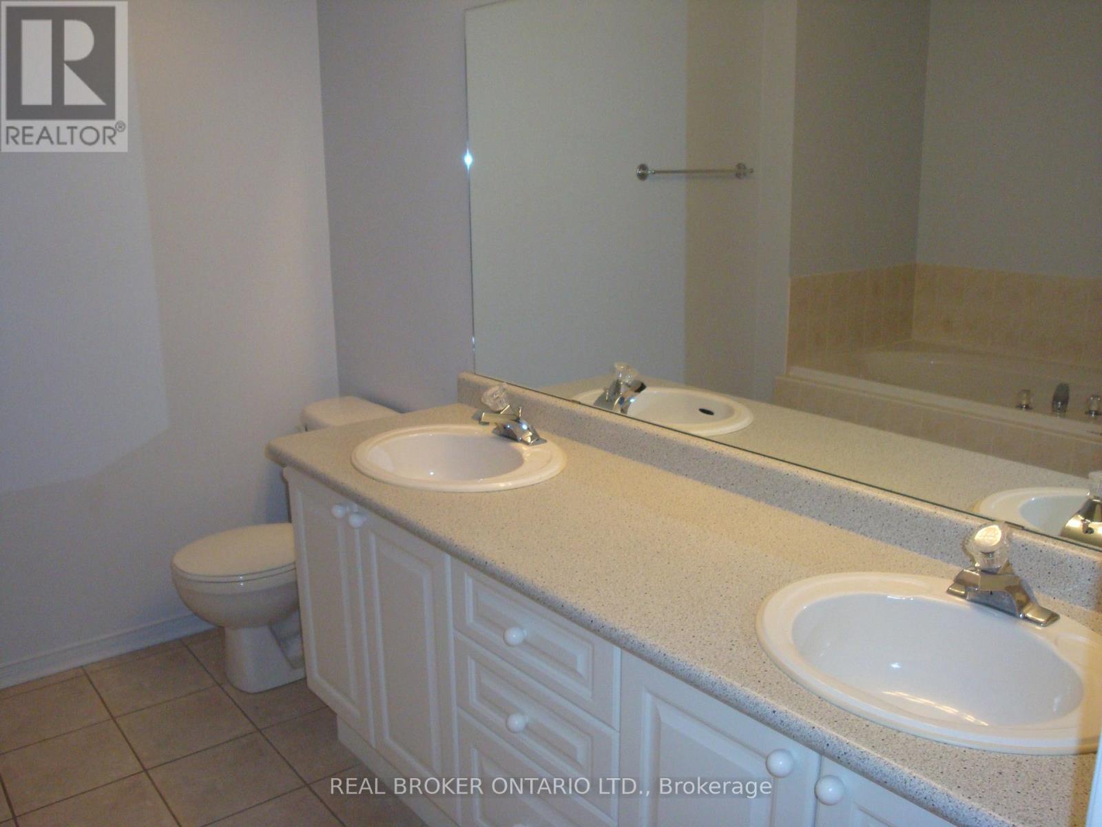 2069 Glenhampton Road, Oakville, Ontario  L6M 3W9 - Photo 14 - W12068600