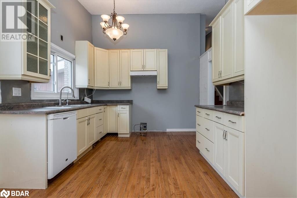 46 Eugenia Street, Barrie, Ontario  L4M 1P8 - Photo 9 - 40735254
