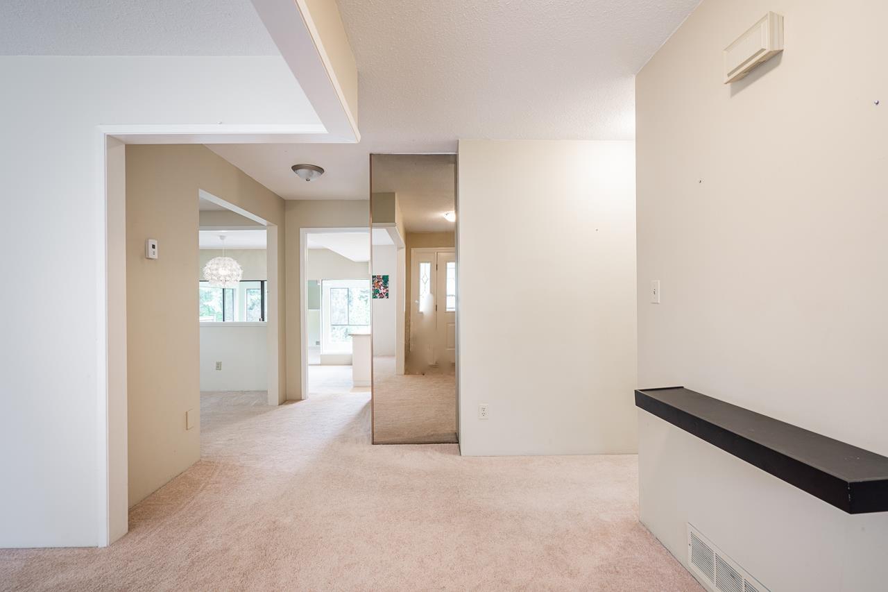 16112 10 Avenue, Surrey, British Columbia  V4A 1A8 - Photo 10 - R3003735