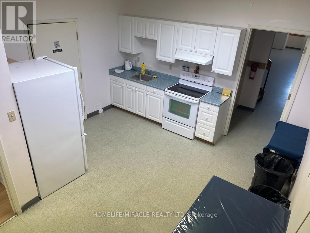 6 - 259 Traders Boulevard E, Mississauga, Ontario  L4Z 2E5 - Photo 5 - W12162351