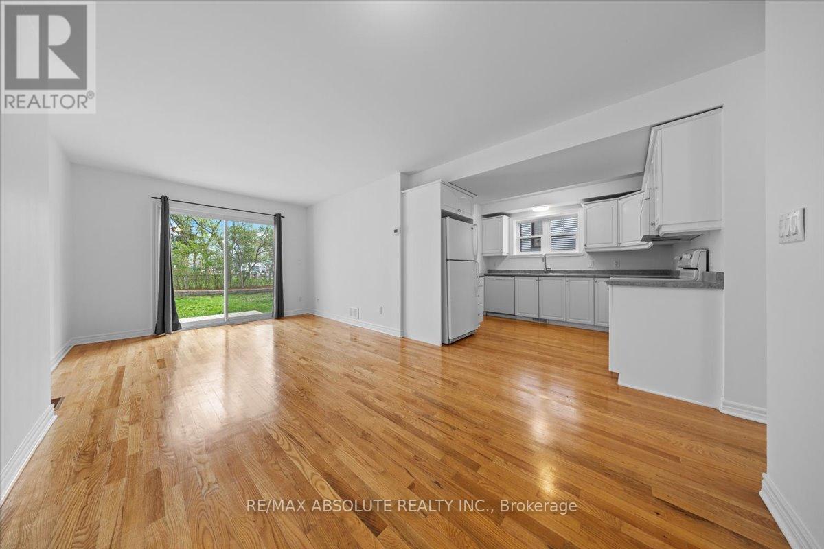 142 Lees Avenue, Ottawa, Ontario  K1S 0C3 - Photo 7 - X12132300